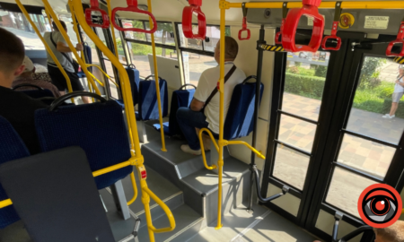 Хотінські школярі запізнюються на уроки — їхні батьки звернулись до мера