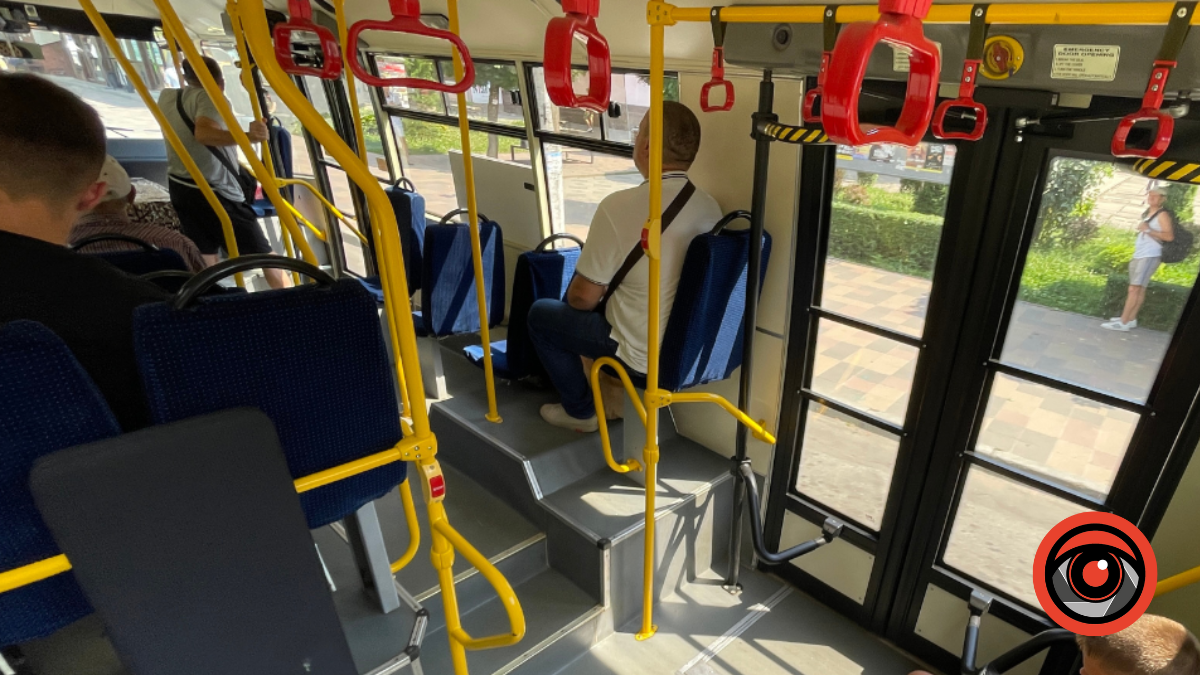 Хотінські школярі запізнюються на уроки — їхні батьки звернулись до мера