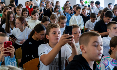 Студенти УКУ допомогли Тисівському ліцею осучаснити кабінет фізики