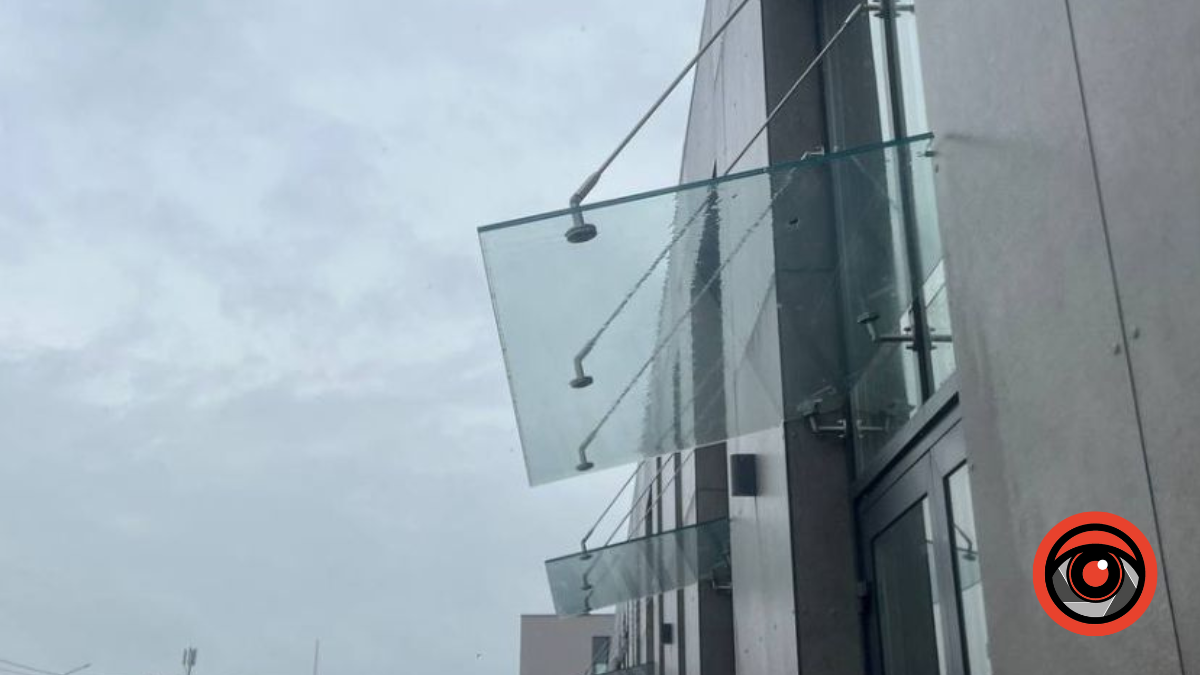 На калуській автостанції додали лавок, а з навісами не поспішають