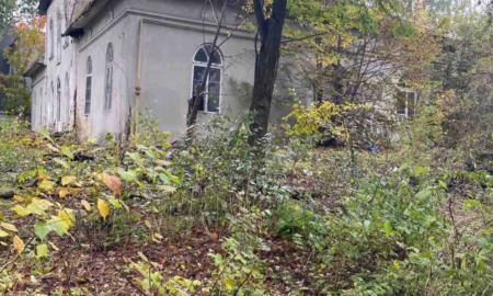 У Калуші виставили на аукціон простору будівлю в центральній частині міста