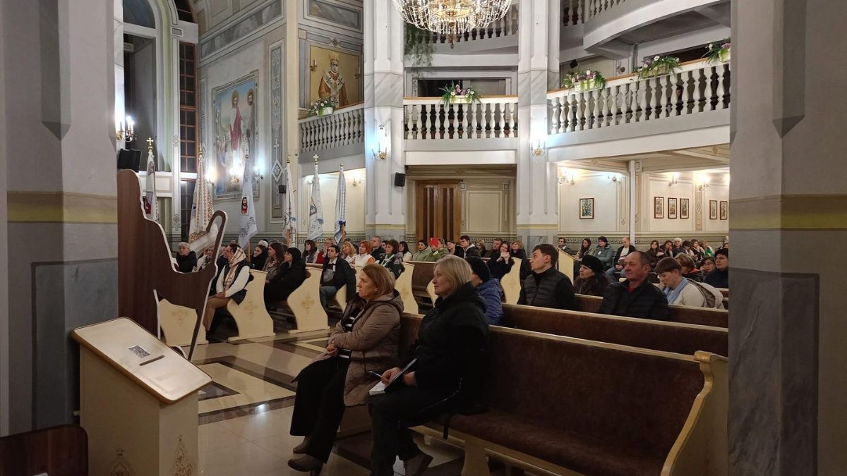 У Брошневі-Осаді провели осінній модуль «Школи Святого Духа»