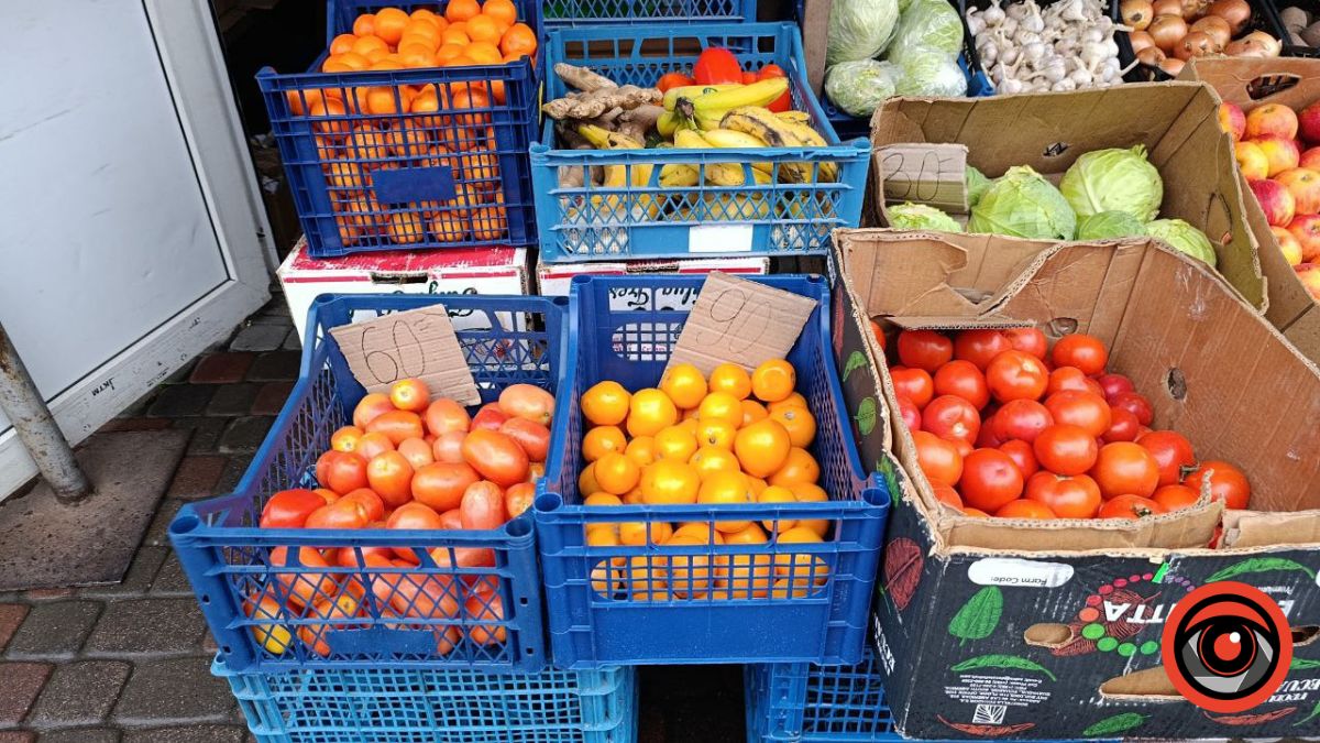 мандарини на ринку