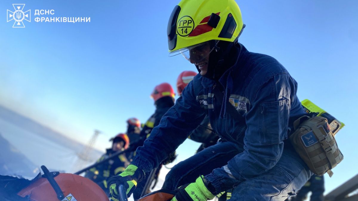 На Івано-Франківщині ліквідували пожежу після атаки