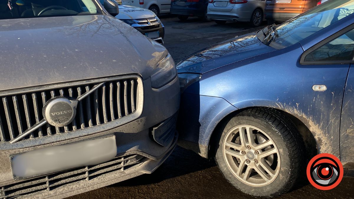 У Калуші на вулиці Винниченка трапилась ДТП