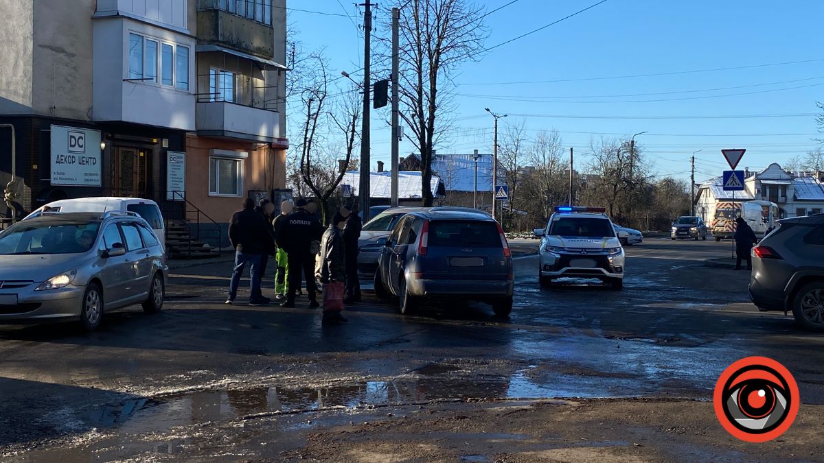 У Калуші на вулиці Винниченка трапилась ДТП