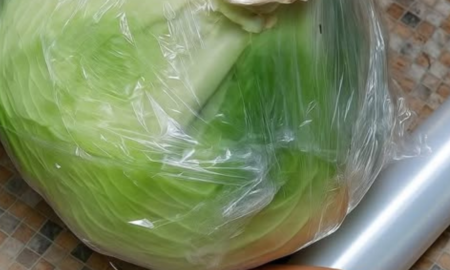 Як зберегти капусту якомога довше: знадобиться лише м'який папір та плівка