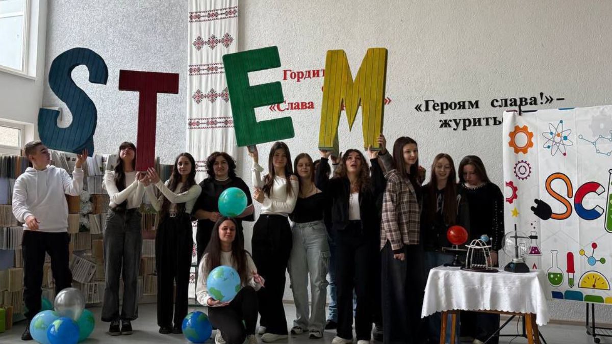 учні-дослідники розмножили кристал