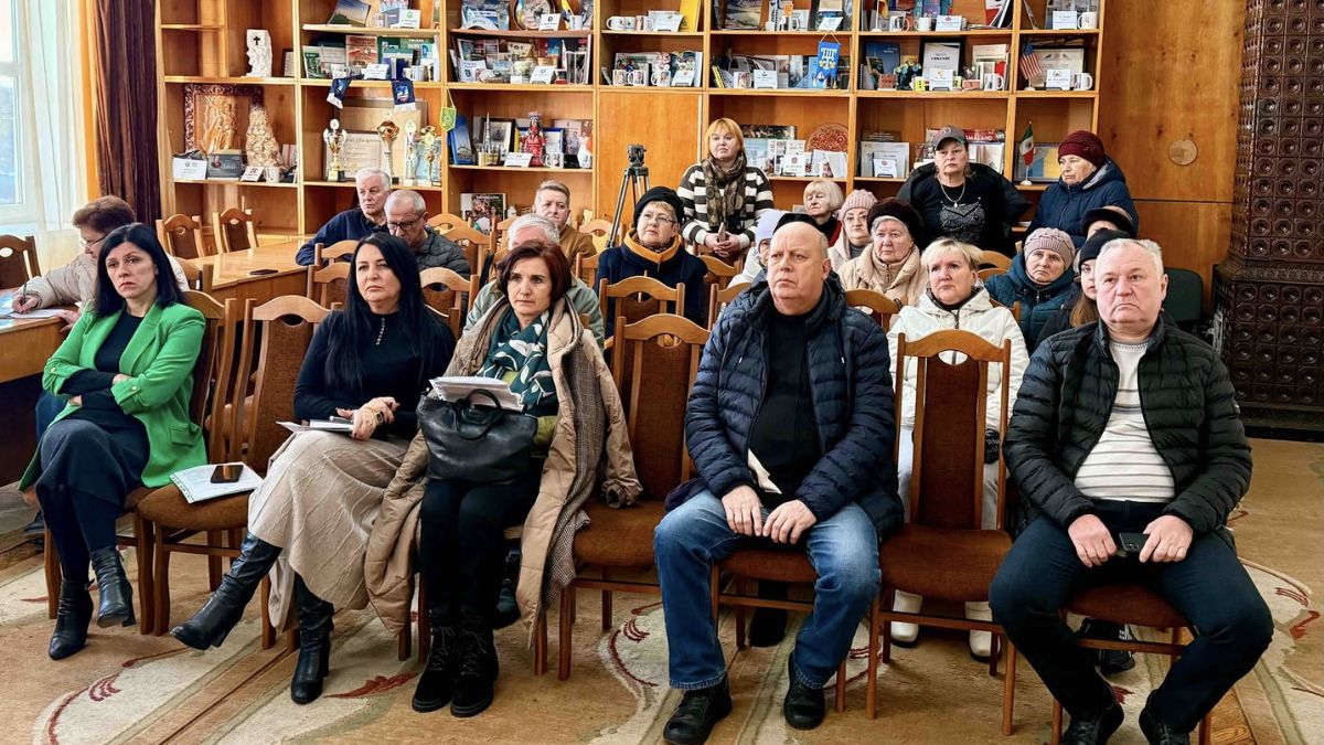 До калуської влади прийшли мешканці будинків, для яких опалювальний сезон не розпочався