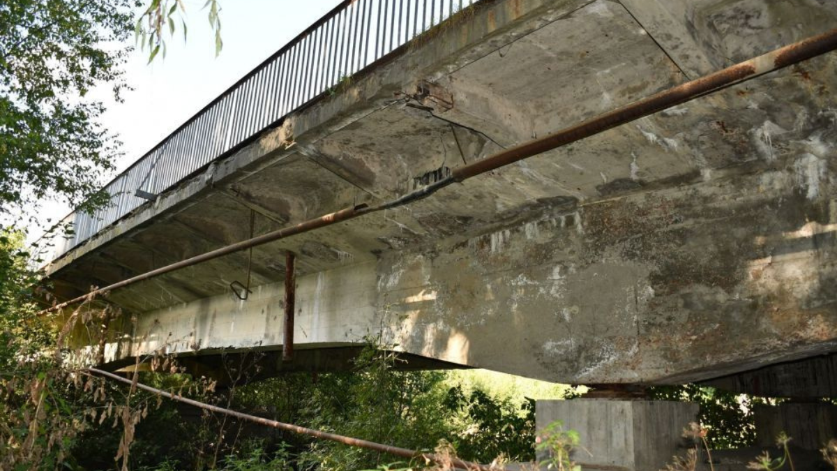 Мешканці Нового Мізуня скаржаться на аварійний міст