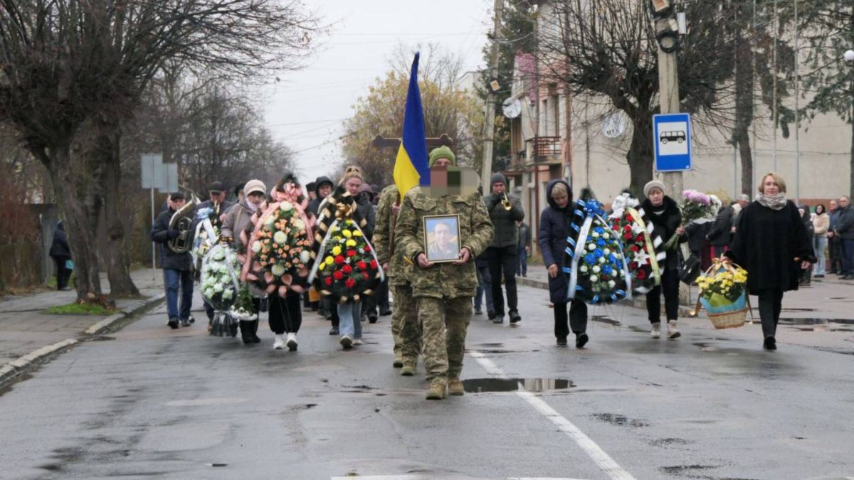 Калуська громада попрощалась з Героєм Дмитром Корабльовим