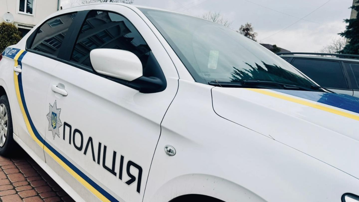 Із численними ножовими пораненнями до лікарні госпіталізували чоловіка з Новицької громади