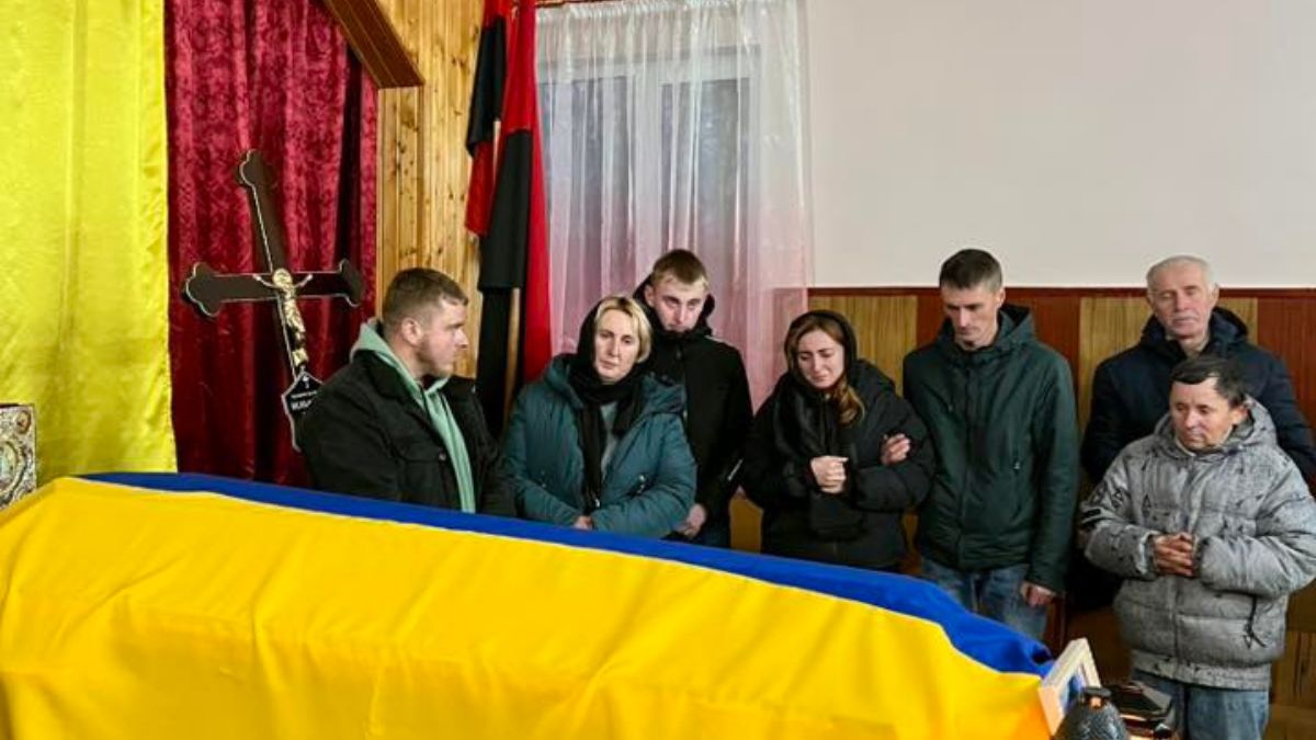 похорон Героя