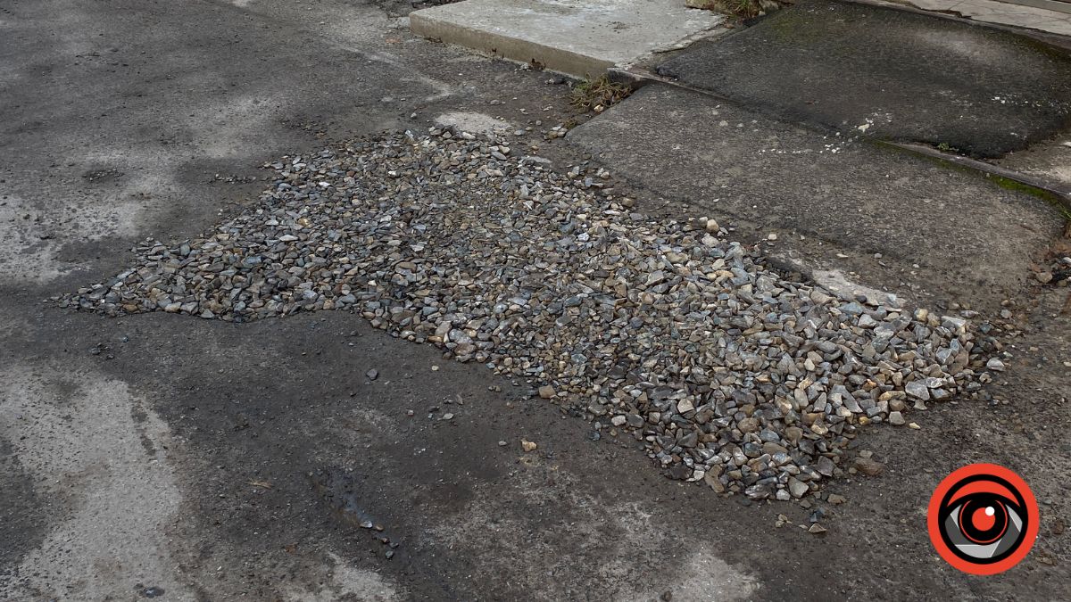 На вулиці Винниченка у Калуші засипали ями