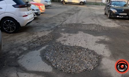 На вулиці Винниченка у Калуші засипали ями