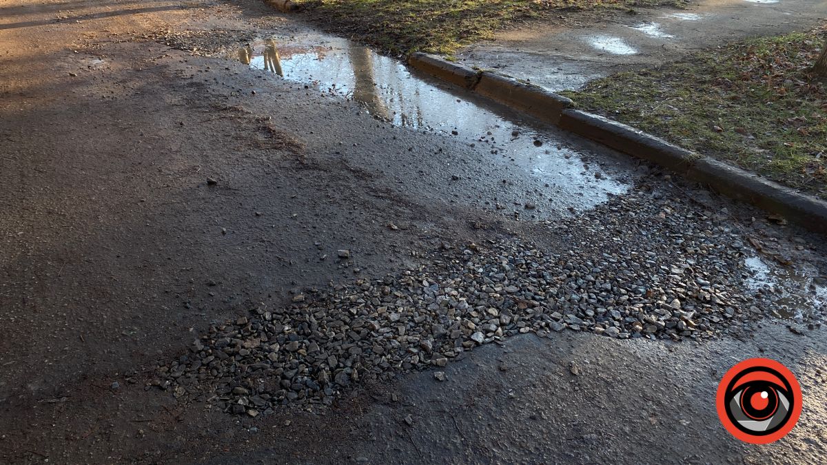 На вулиці Винниченка у Калуші засипали ями