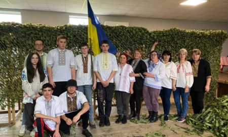 Волонтери з Довгого-Войнилова 4 роки плетуть сітки