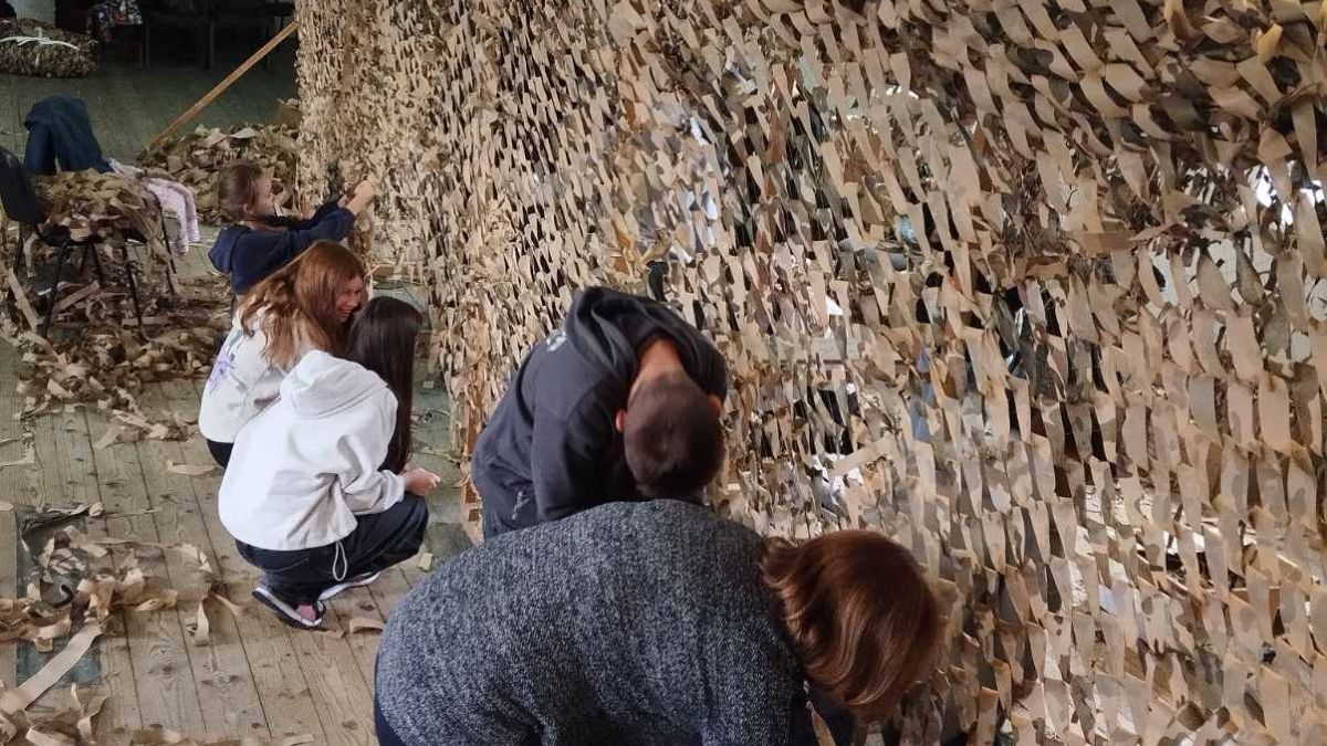 Волонтери з Довгого-Войнилова 4 роки плетуть сітки