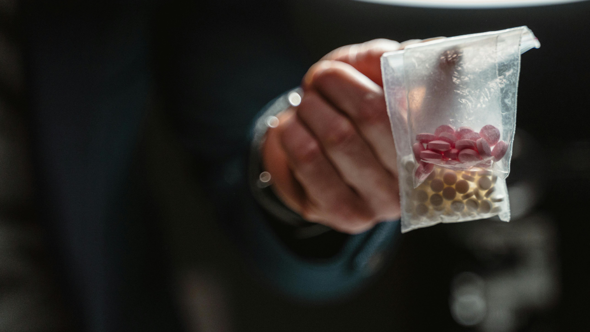 Мешканець Сваричева збував серед місцевих заборонені речовини