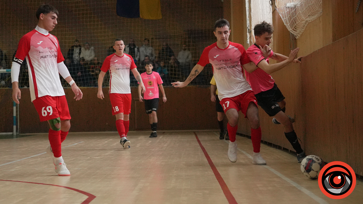 Піт, кров та емоції: у Калуші стартували районні змагання з футзалу