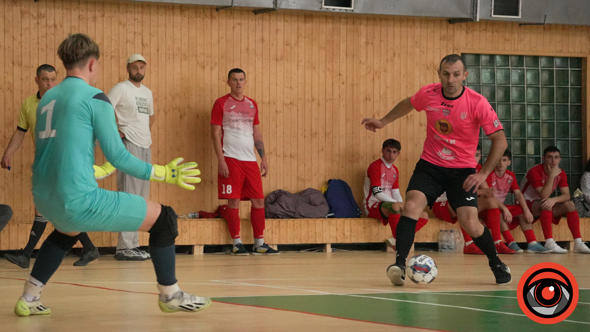 Піт, кров та емоції: у Калуші стартували районні змагання з футзалу