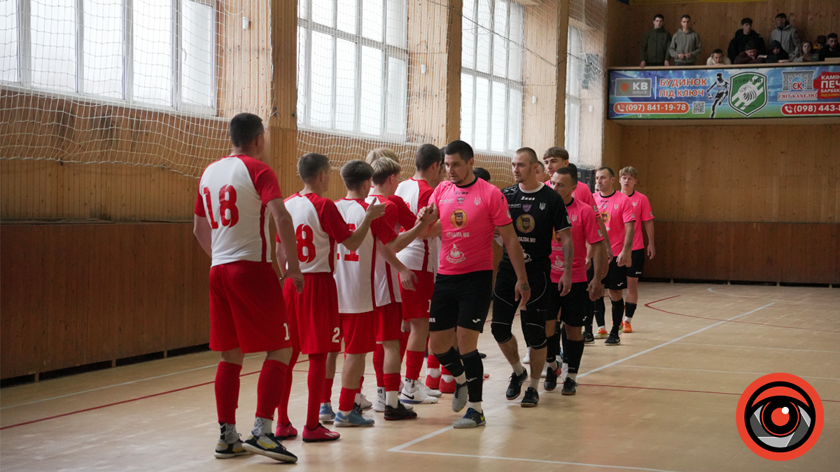 Піт, кров та емоції: у Калуші стартували районні змагання з футзалу
