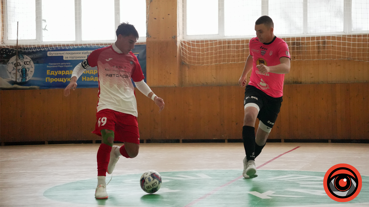 Піт, кров та емоції: у Калуші стартували районні змагання з футзалу