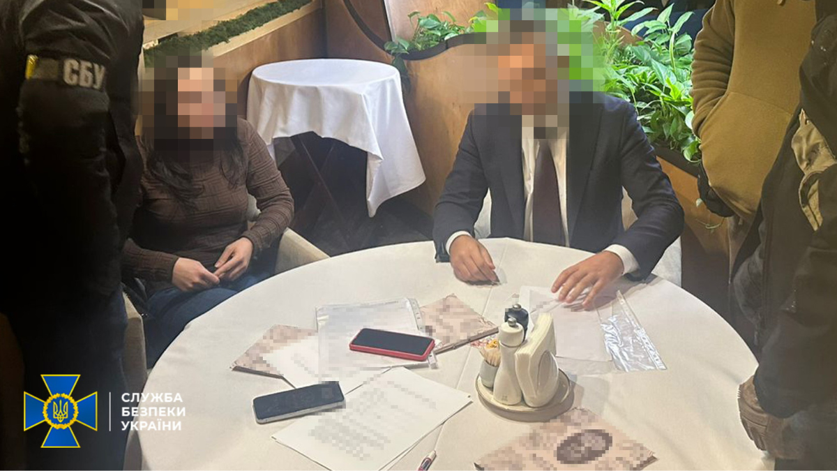 У київському ресторані затримали керівника партії, який обіцяв клієнтам місце у парламенті