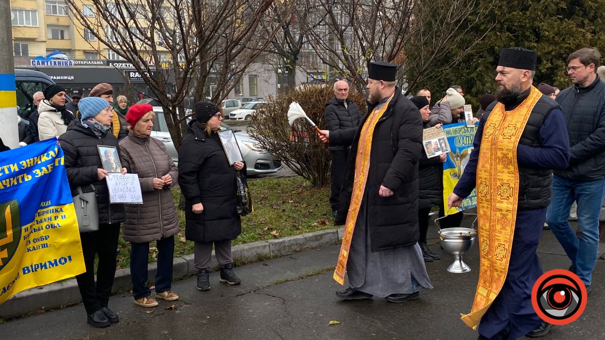 У Калуші провели акцію-нагадування про військовополонених та зниклих безвісти захисників