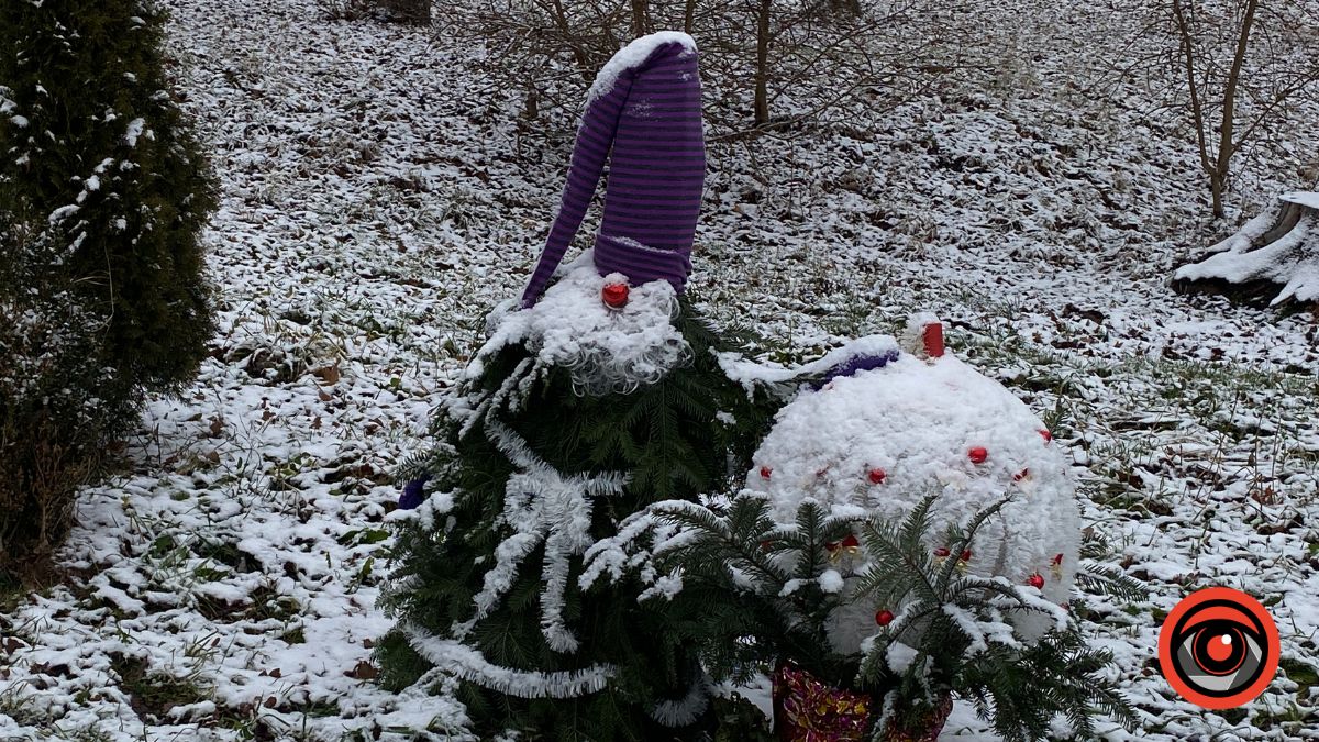 Як калуські школярі прикрасили парк до свят