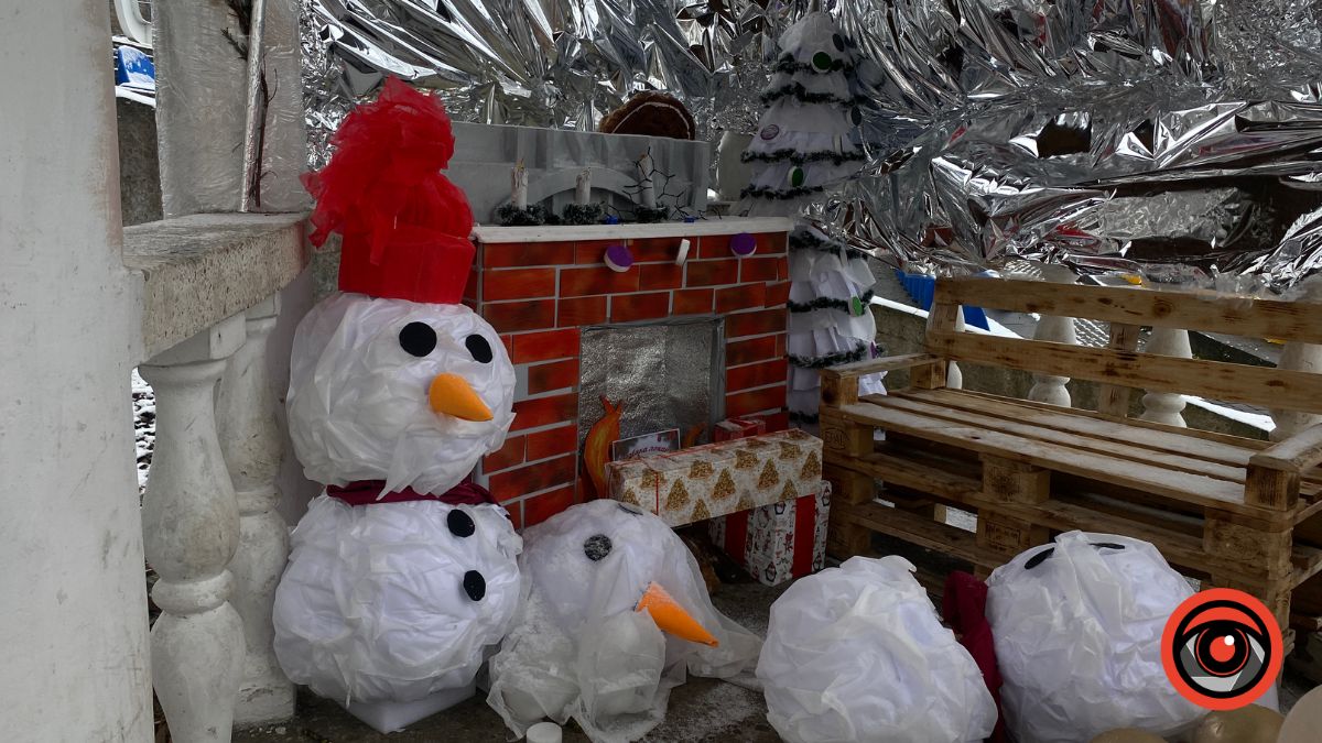 Як калуські школярі прикрасили парк до свят