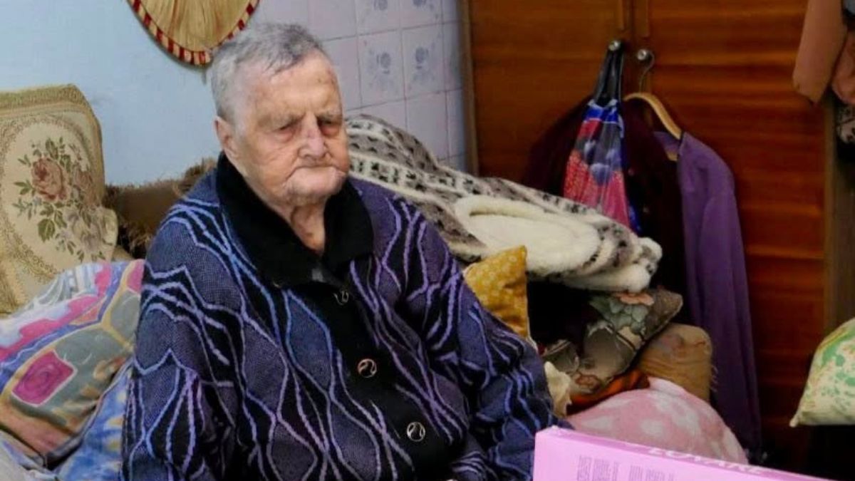 102 річна бабуся