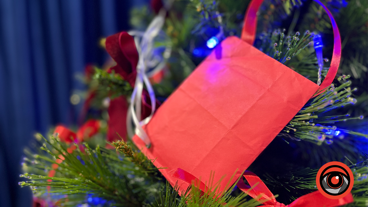 Допоможемо разом? Інформатор кличе до благодійної акції з червоним конвертом