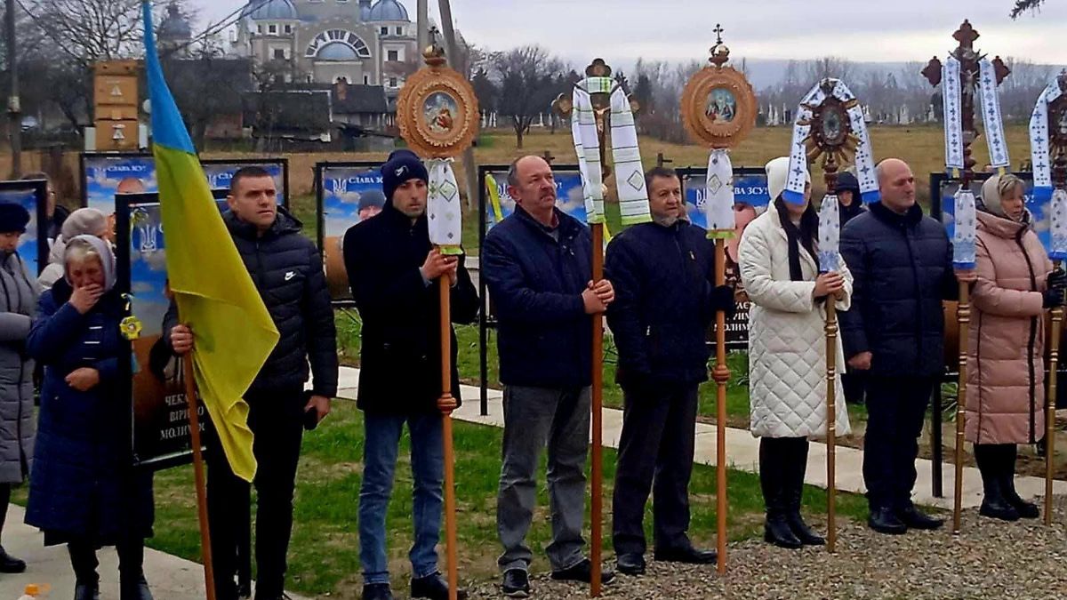 У Пійлі провели спільну молитву за повернення захисників