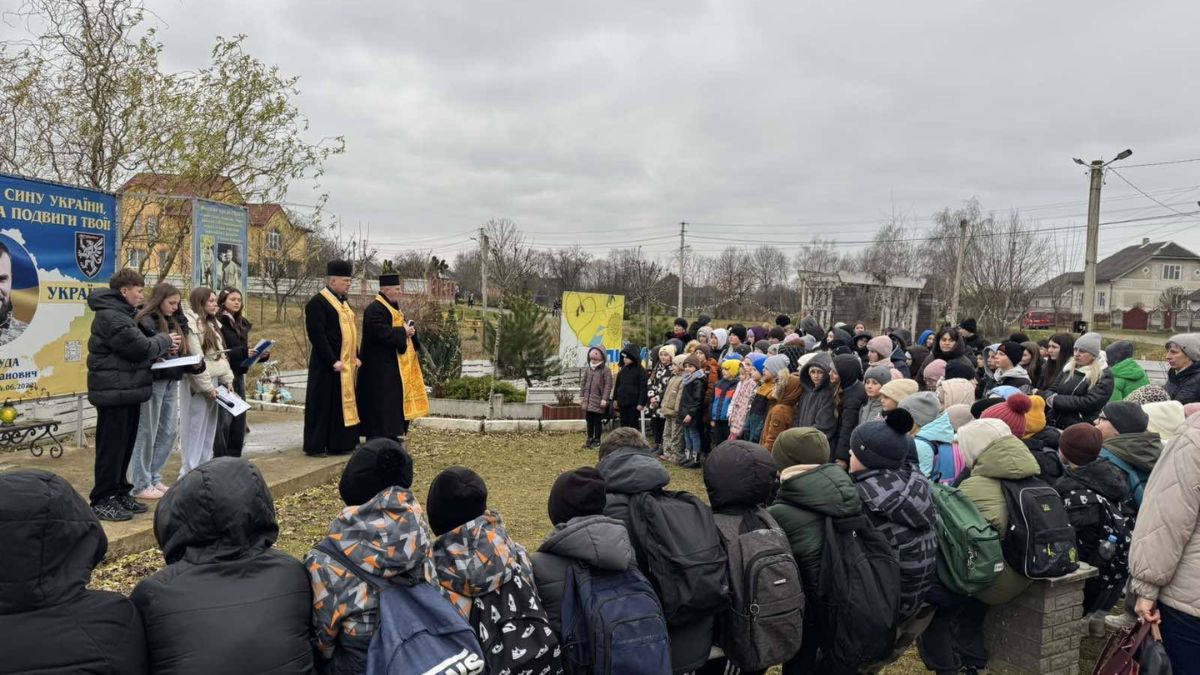 У Пійлі провели спільну молитву за повернення захисників