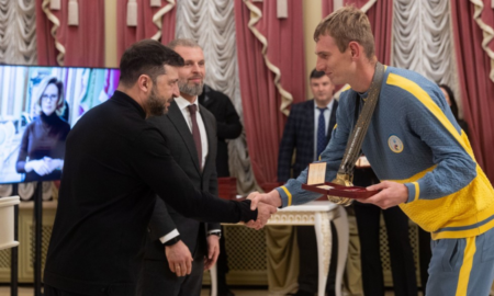 Зеленський вручив орден "За заслуги" спортсменові з Калуша
