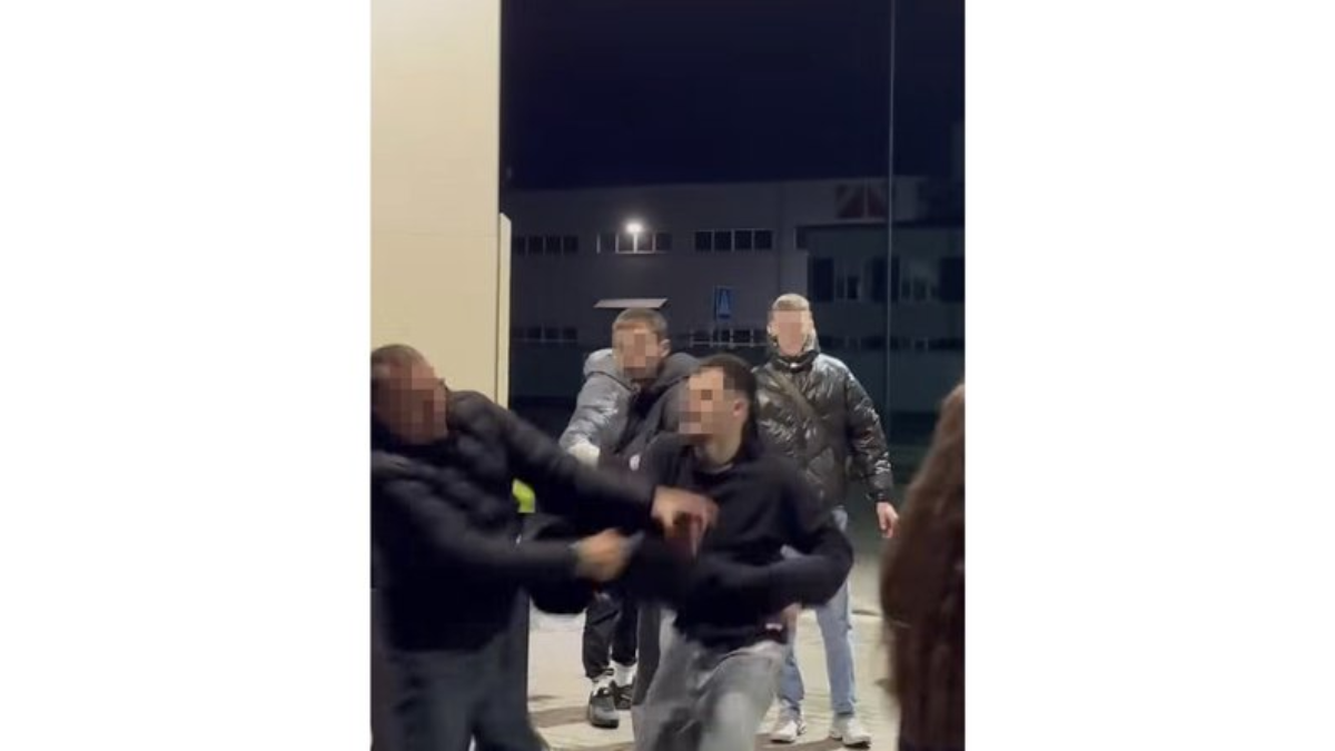 напад на артистів