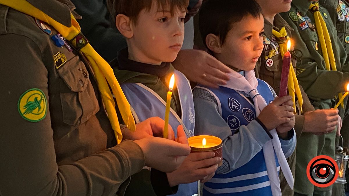 У Калуші пластунам передали Вифлеємський вогонь миру