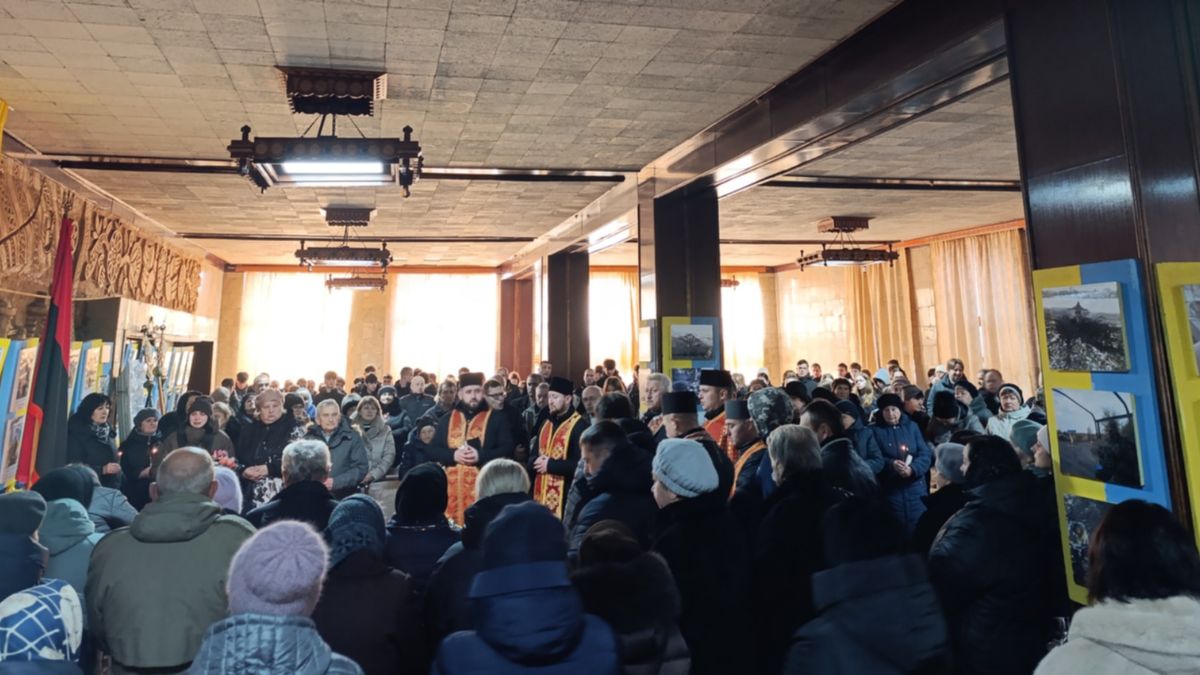 похорон Героя