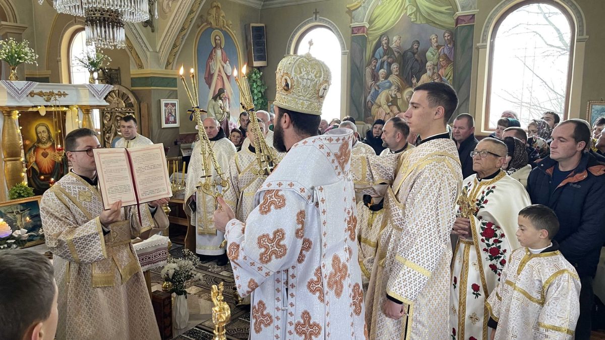 У Тисові парафія Святого Миколая відзначила 30 річницю