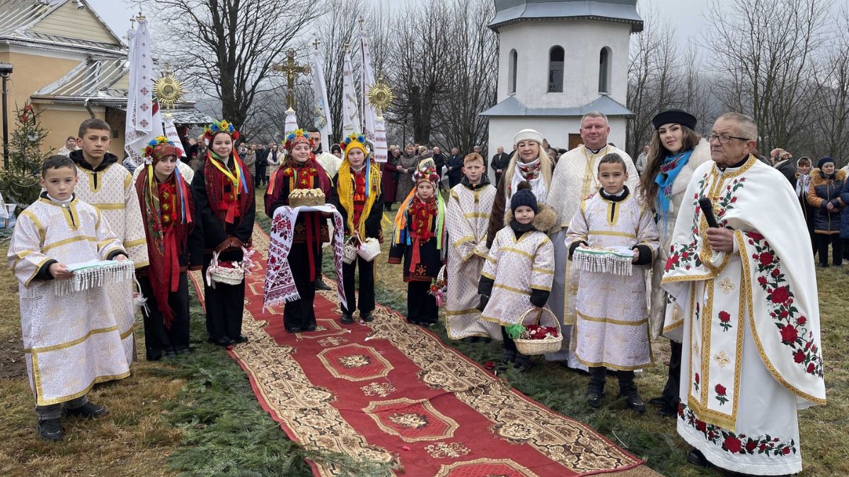 У Тисові парафія Святого Миколая відзначила 30 річницю