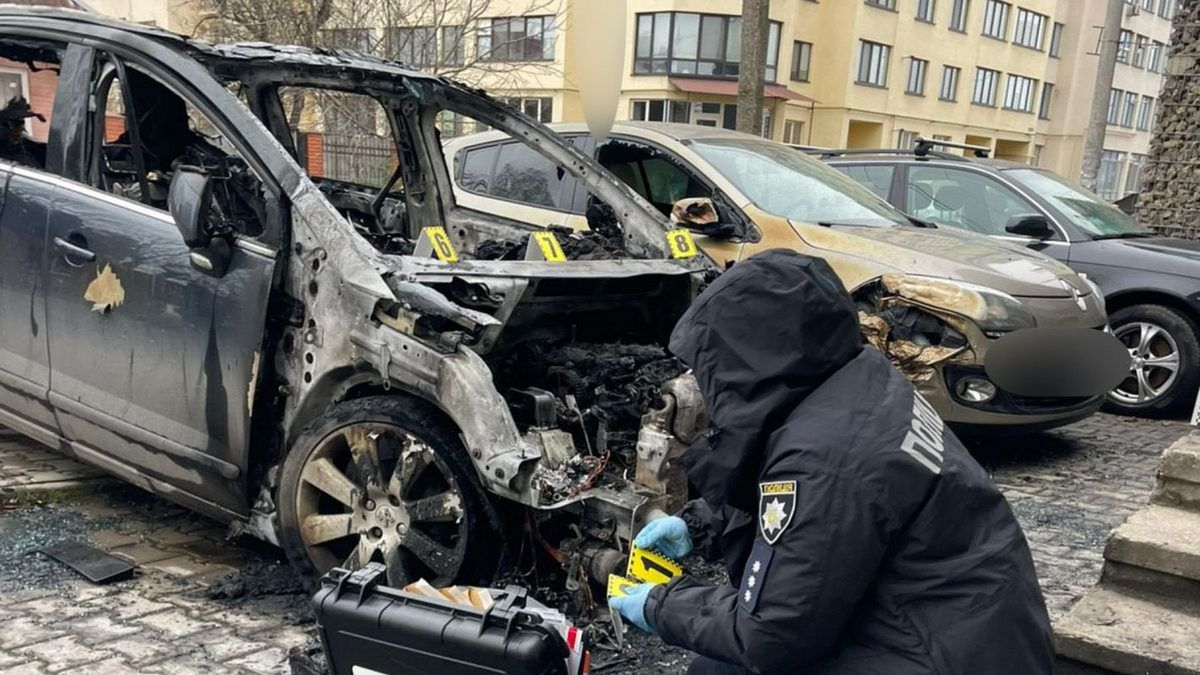 Спалив авто