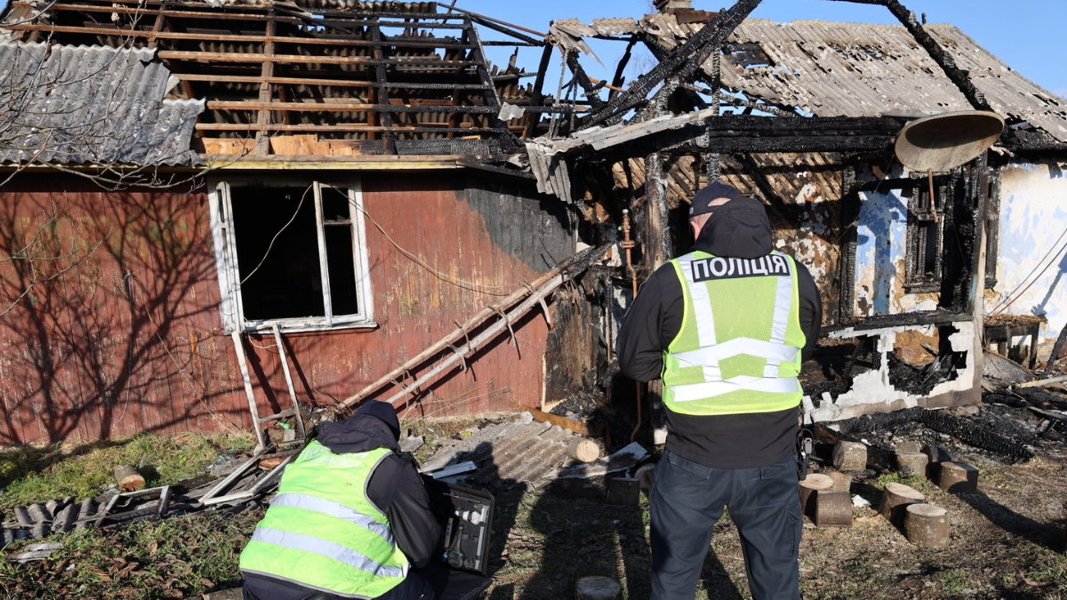 На Прикарпатті чоловік убив приятеля та намагався спалити разом із будинком
