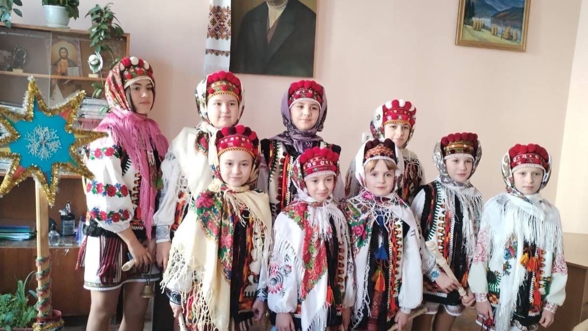 колектив Вишиваночка