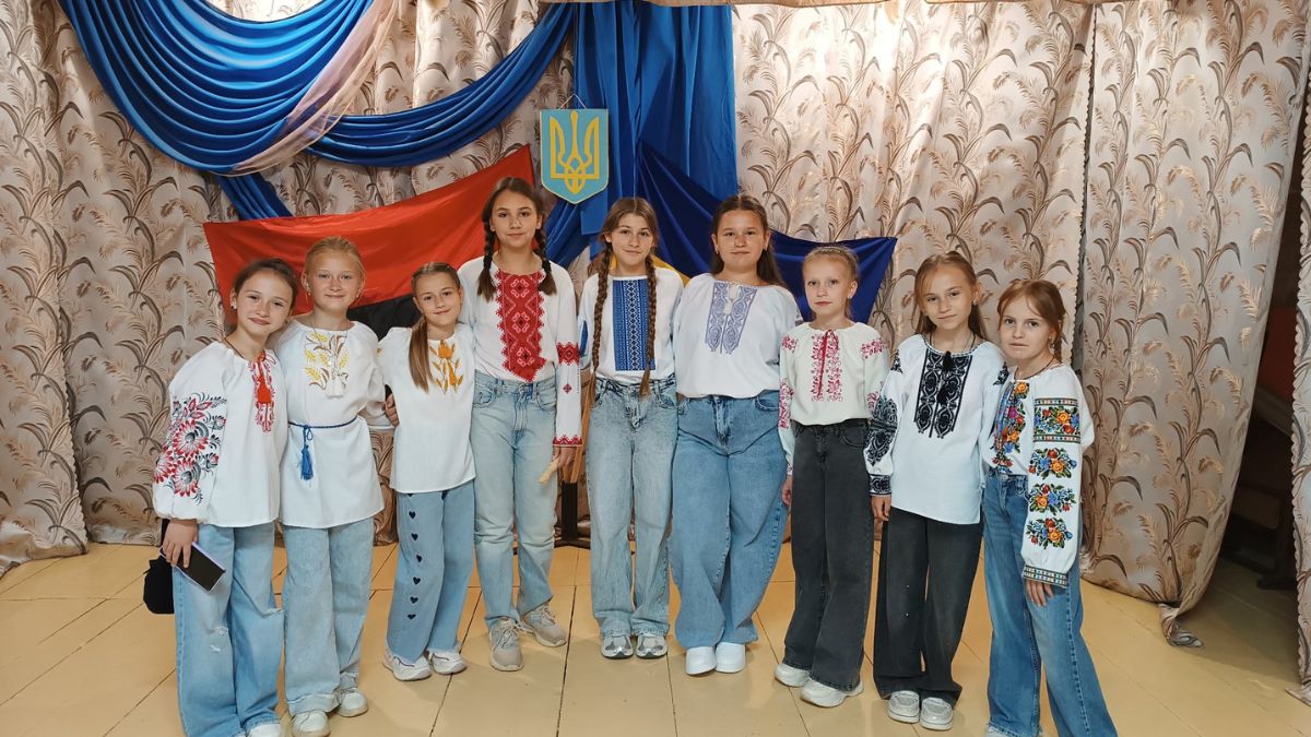 колектив Вишиваночка