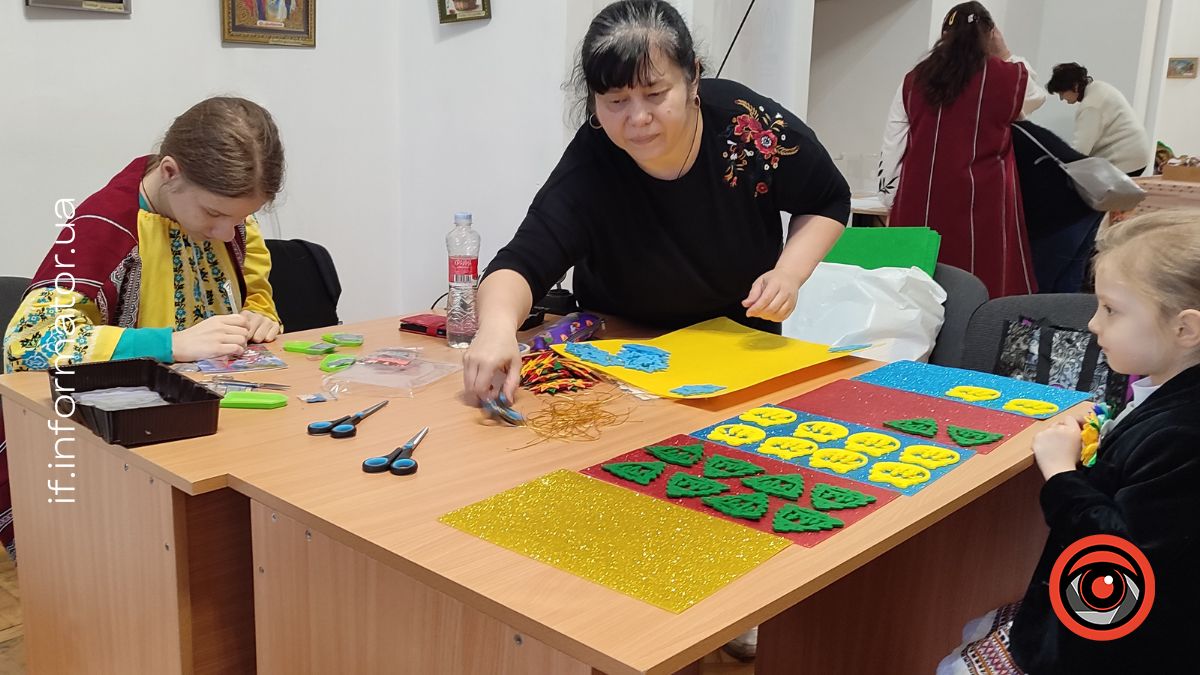 у Франківську презентували виставку робіт вихованців інклюзивних майстерень