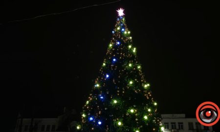 У Калуші засвітили новорічну ялинку
