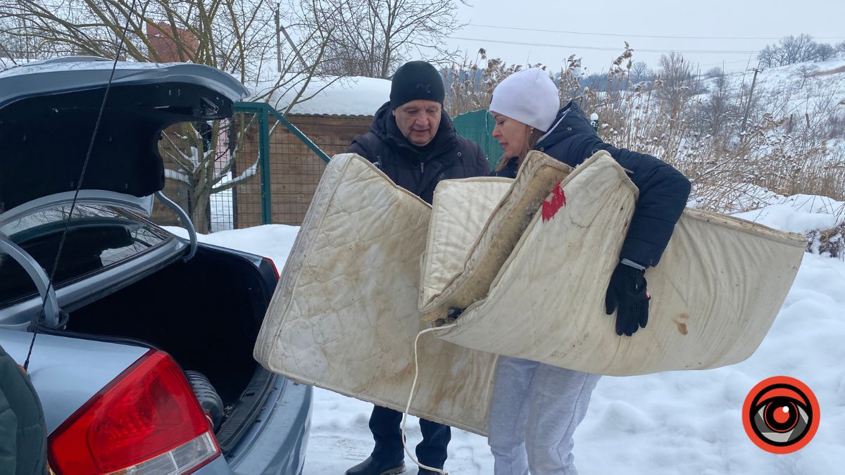 Калушани зносять теплі речі для собак, проте у притулку досі бракує рук