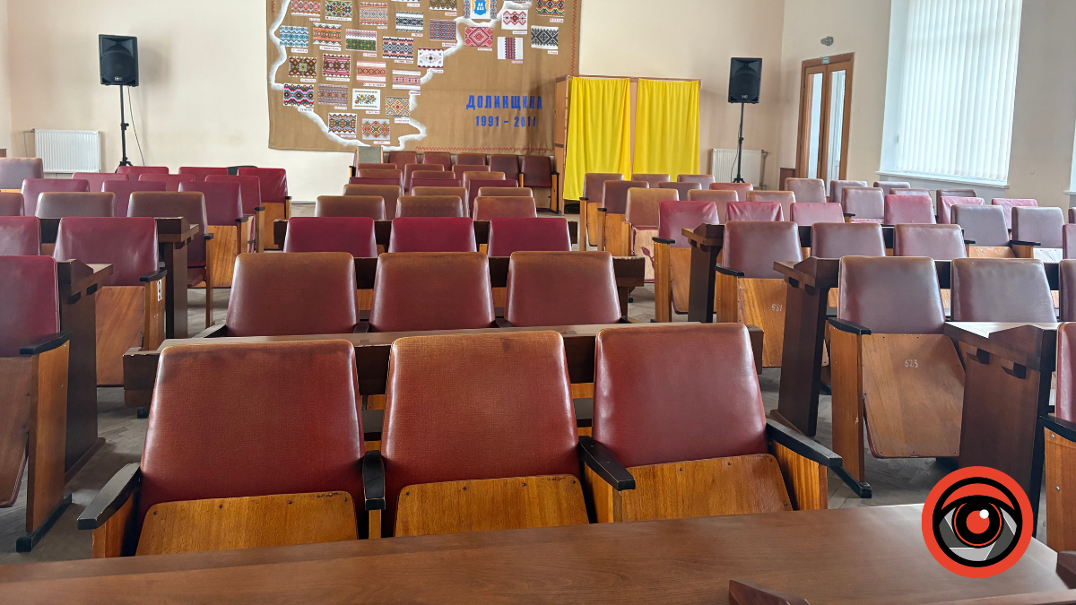 У Долині відклали сесію міської ради, бо немає кворуму