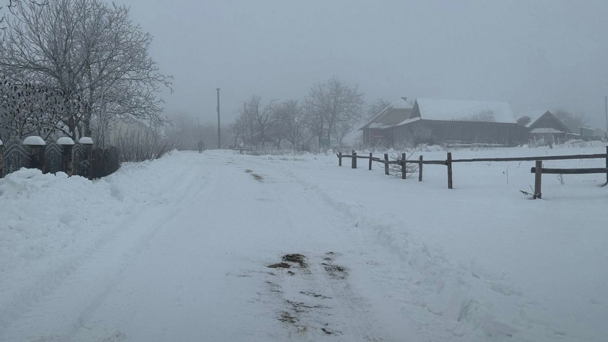 розчистили дорогу у селі Красне
